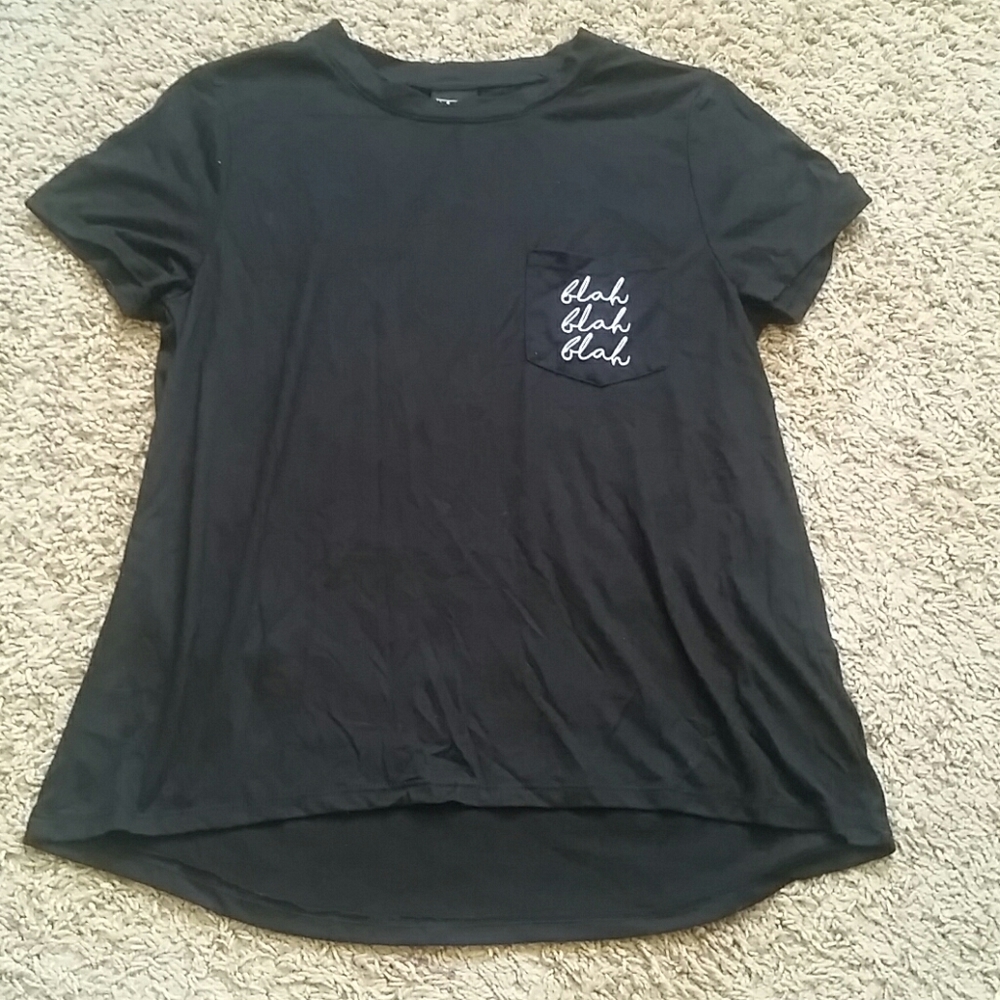 Black tee w/ pocket